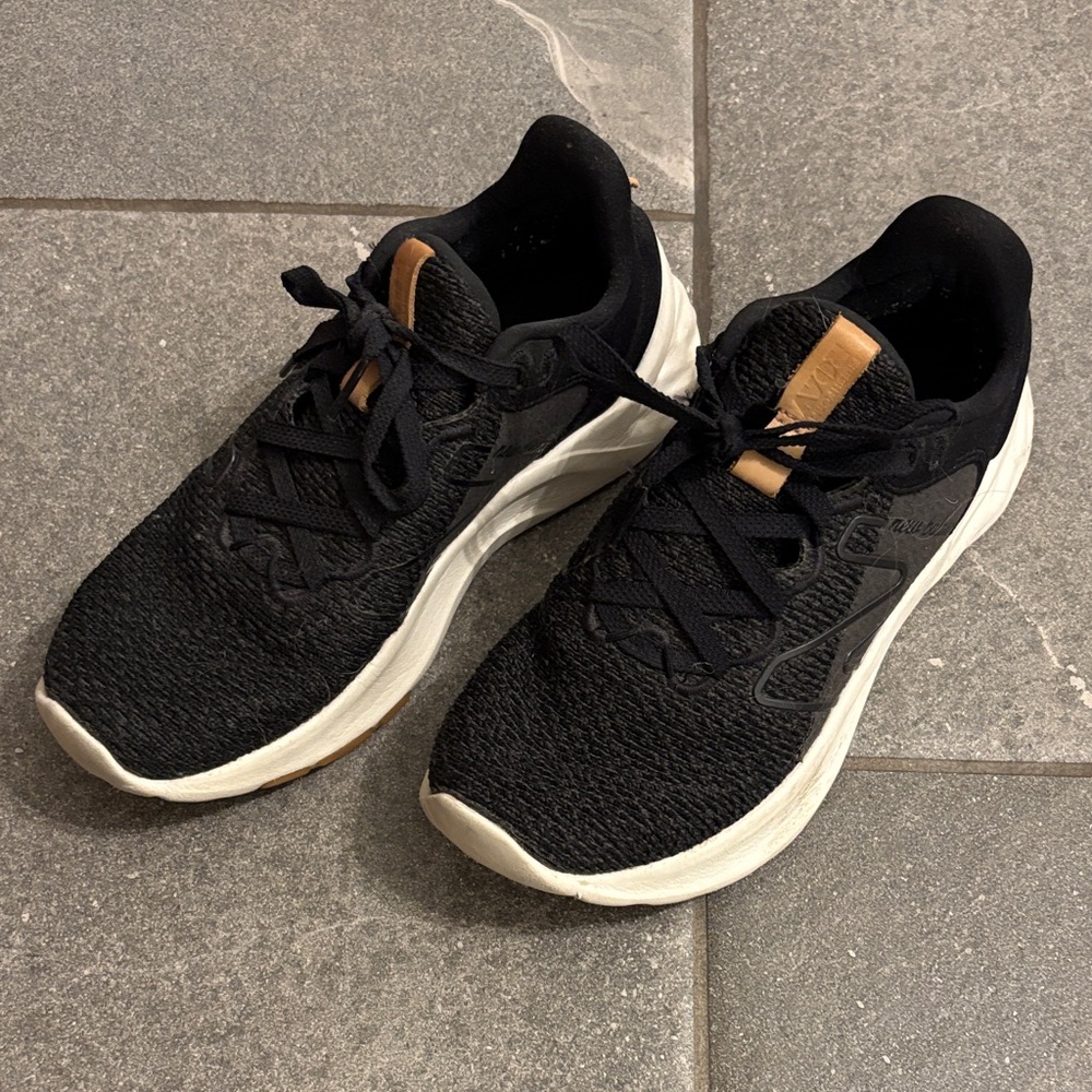 New Balance Fresh Foam Roav Black Sneakers